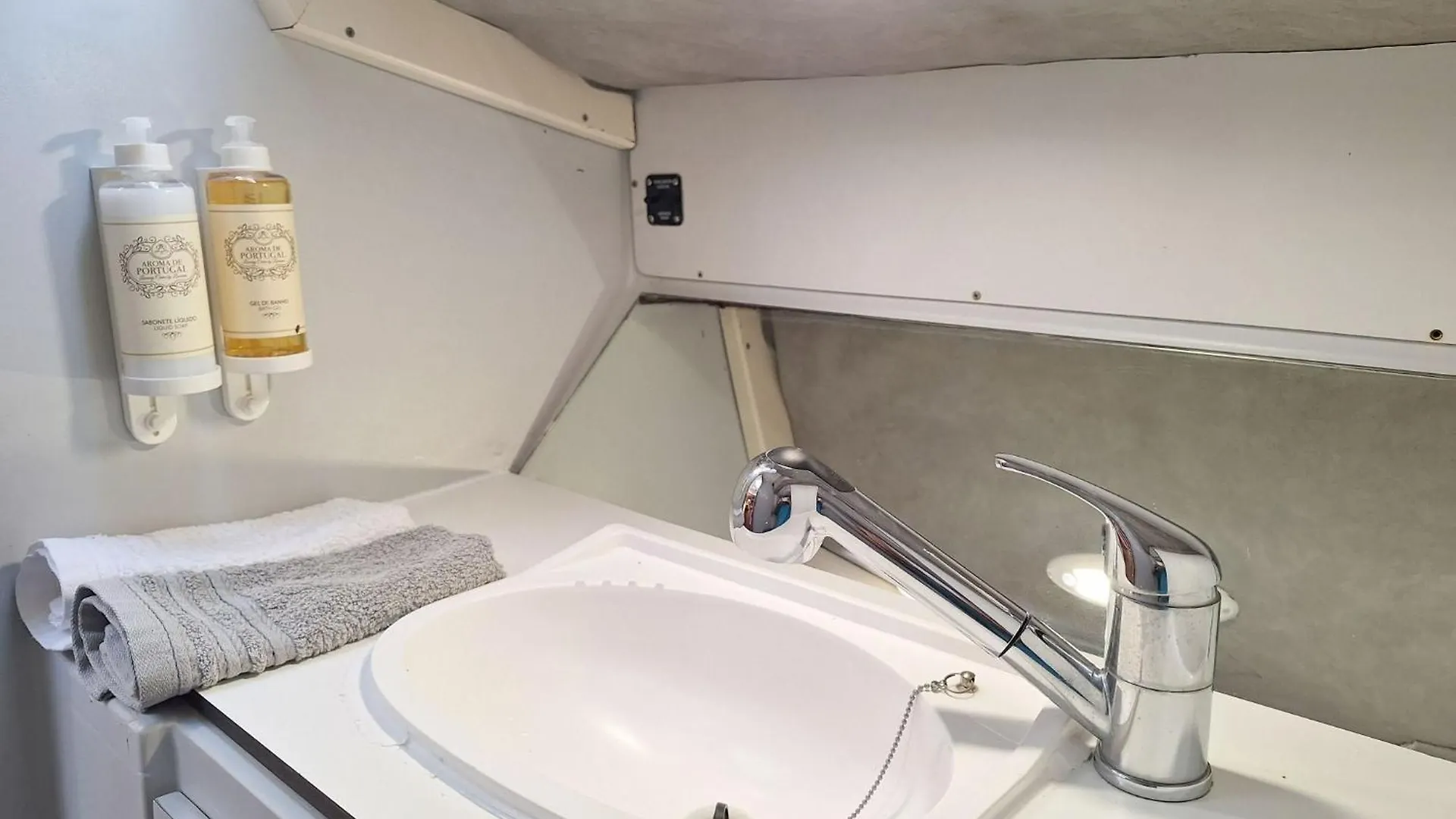 Appartamento Be Local - Sleep Aboard The Santa Maria Sailing Boat In Lisbona