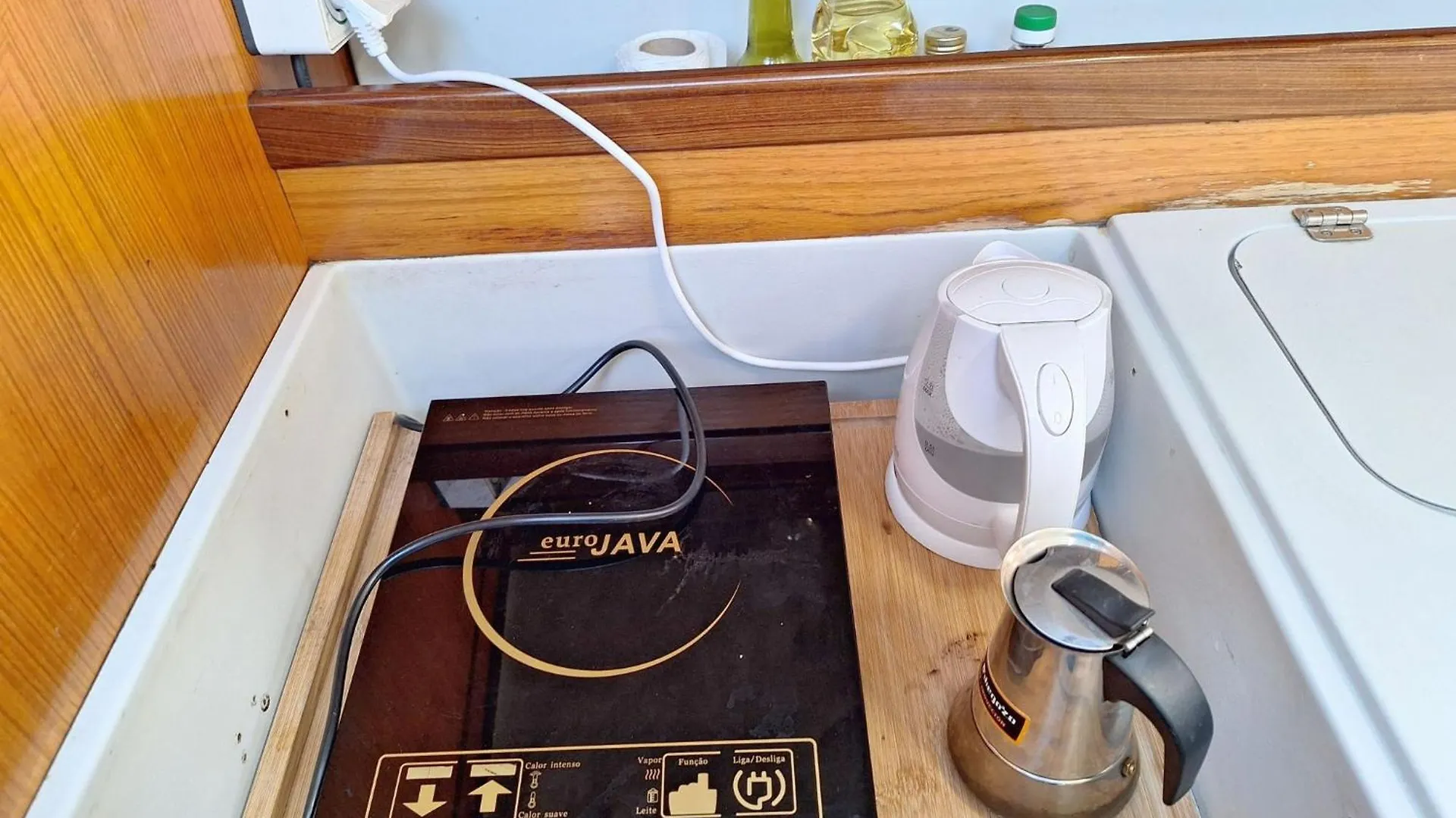 Be Local - Sleep Aboard The Santa Maria Sailing Boat In Lisbon Apartment