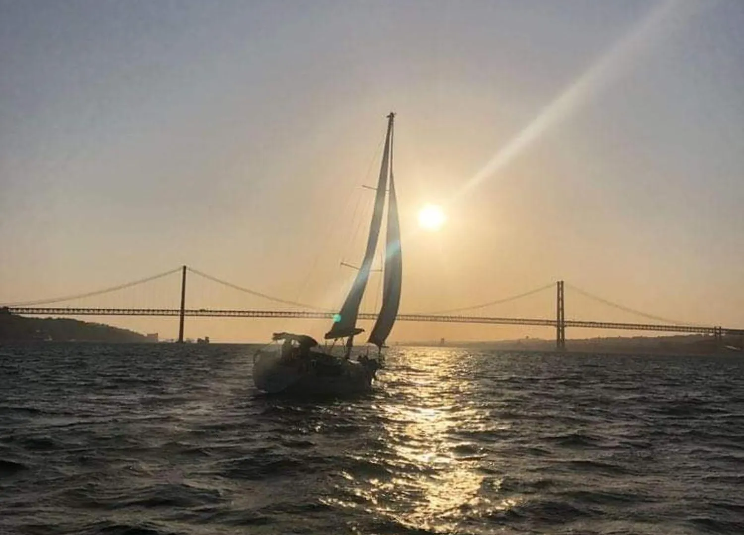 Be Local - Sleep Aboard The Santa Maria Sailing Boat In Lisbon Apartment